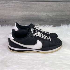 Nike Cortez Basic Nylon 'Black/White' Sneakers Size 9 US